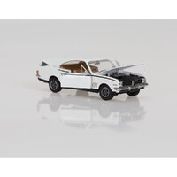 1:32 White HG GTS 350 Monaro | DDA32840W